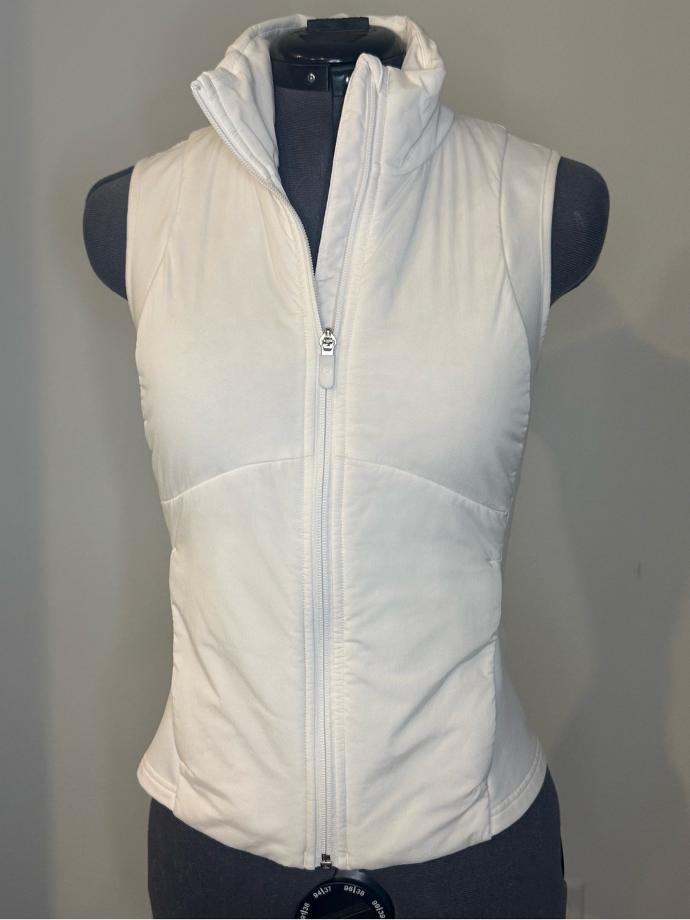 Lululemon White Zip Up Puffer Vest Size 4
